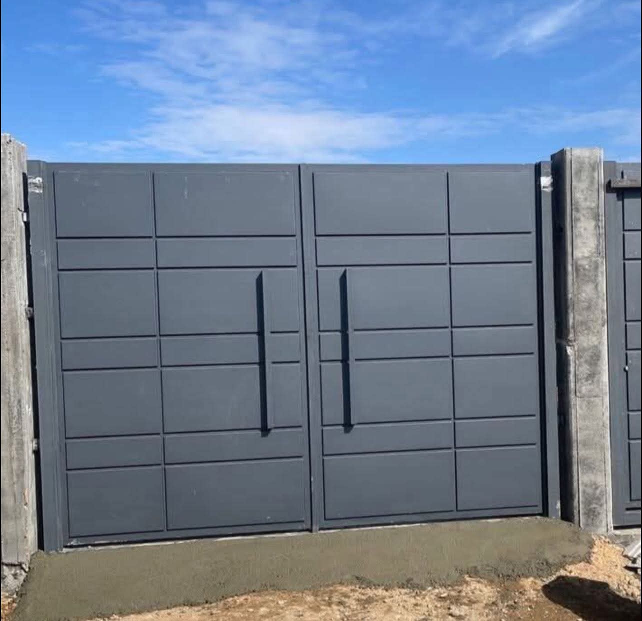 Panel Gate