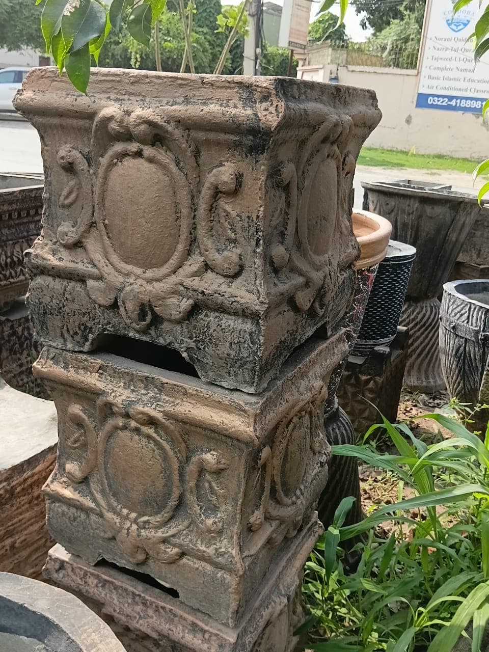 Pedestal Planters
